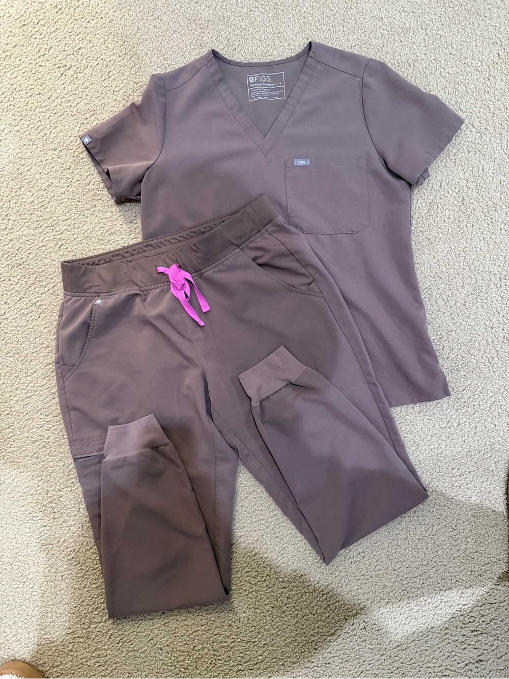 Figs Smokey taupe Scrub set
